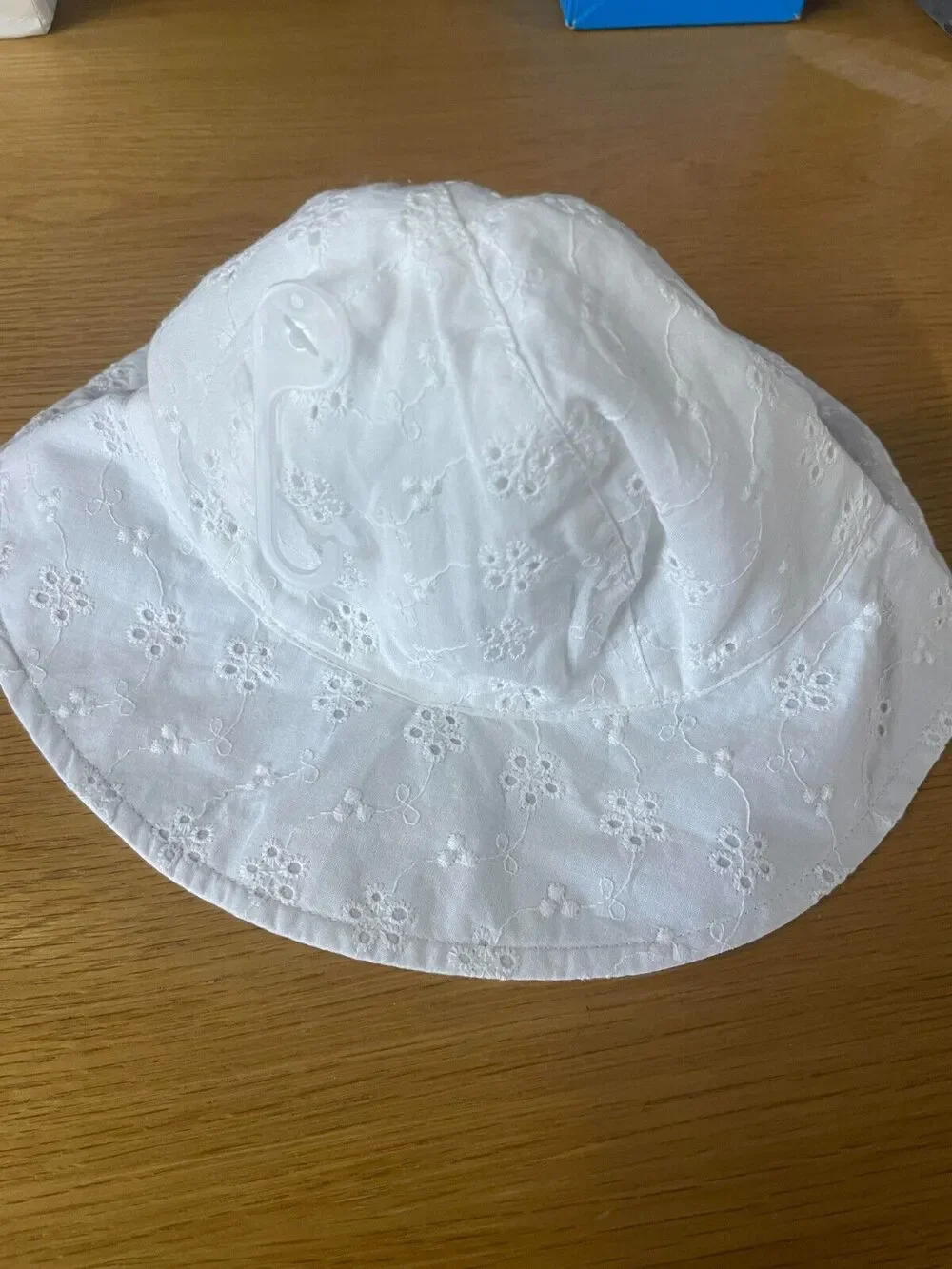 Gap Baby Eyelet Sun Hat 12-18 Months White UPF 50+